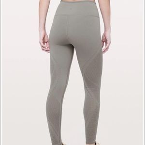 lululemon - Carbon Dust Reveal Tight 28”